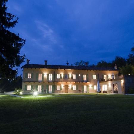 Sangrato 1883 Villa Monteu Roero Buitenkant foto