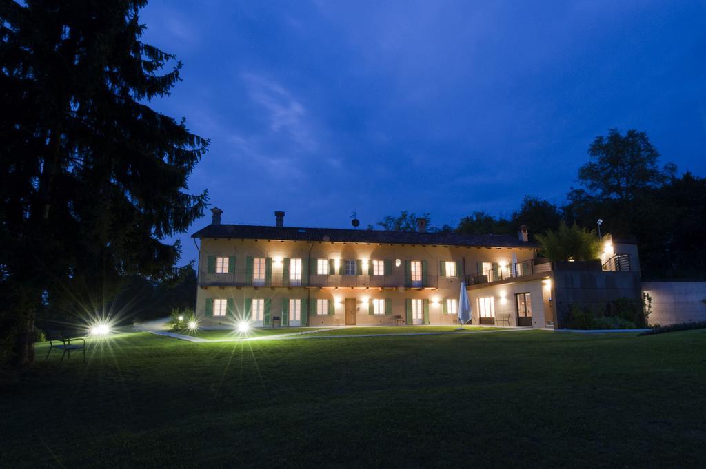 Sangrato 1883 Villa Monteu Roero Buitenkant foto