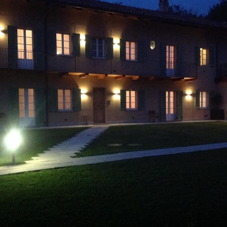 Sangrato 1883 Villa Monteu Roero Buitenkant foto